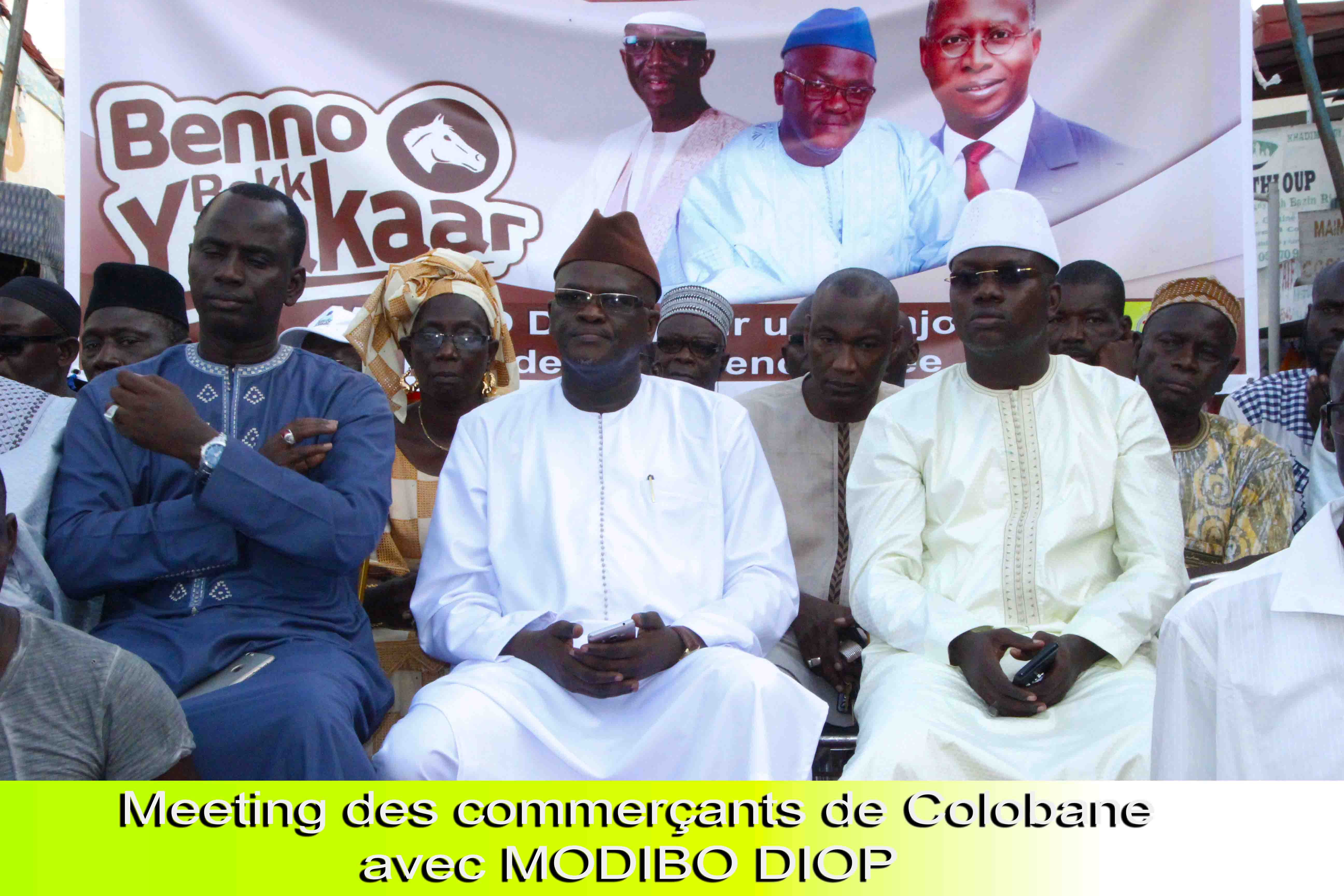 (Photos)  Meeting De Modibo Diop Parain des Jeunes Commerçants De Dakar Au Marché Colobane