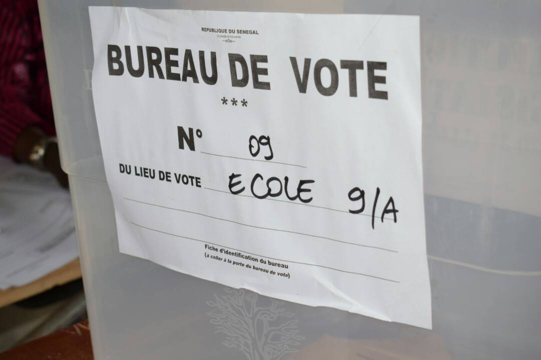 (Photos) Pikine -  Bureau de vote N09  - Entre l’étincelle et le feu?