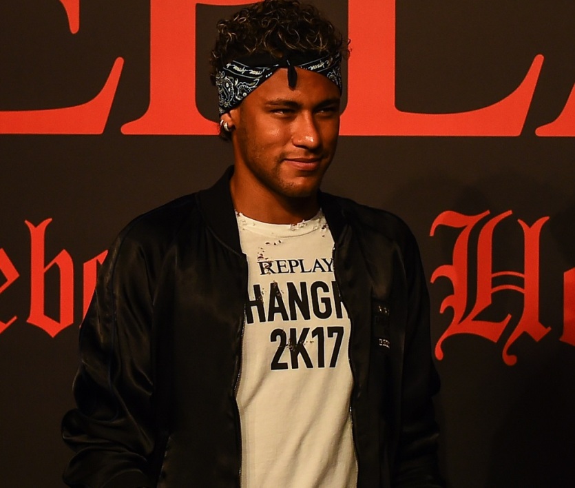 Neymar arrive finalement vendredi à Paris!