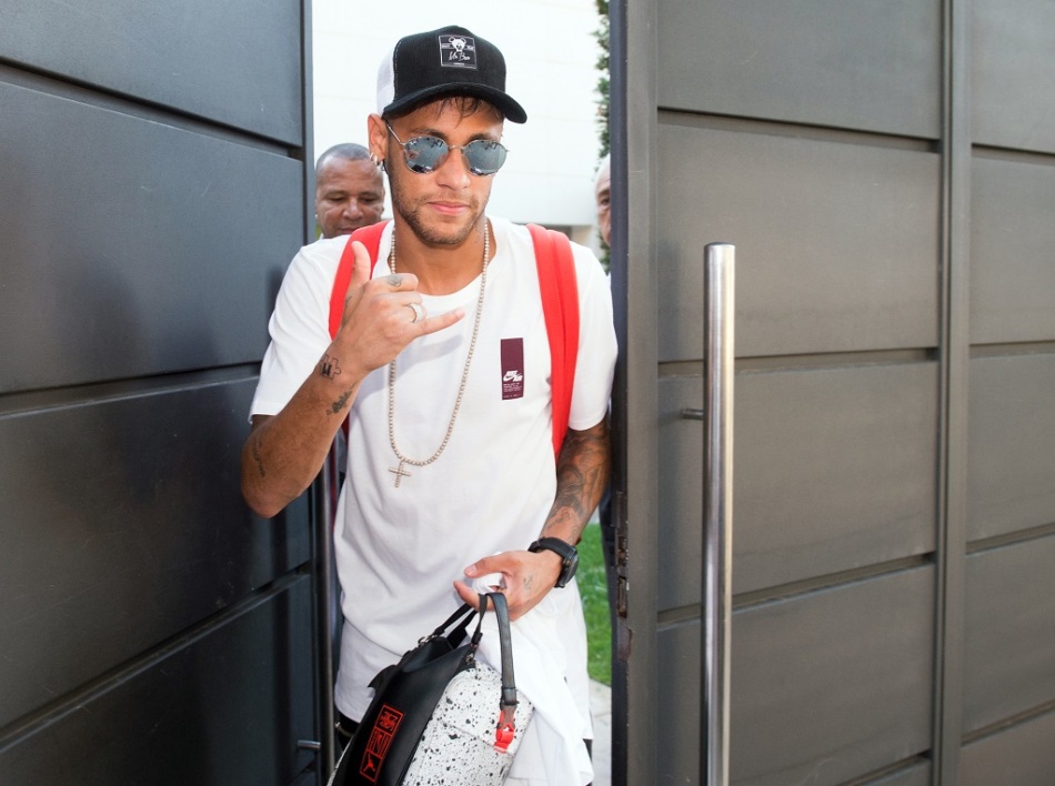 Les premières images de Neymar à Paris