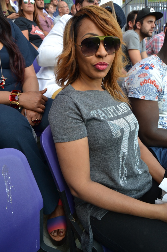 (Photos et Vidéo) : Viviane Chidid et le Djolof band au Stade d'Anderlech pour supporter Kara Mbodj...