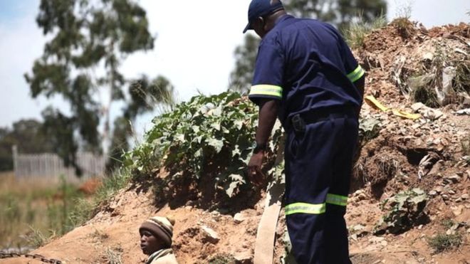 Afrique du Sud: Les corps de cinq mineurs disparus, retrouvés