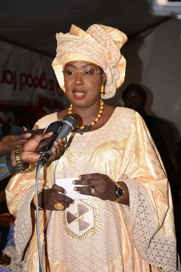 Photos : Madame Maïmouna Ndoye Seck, actuelle Ministre du Tourisme, en mode étudiante qu’elle fut...