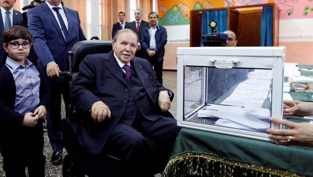 Algérie: Des universitaires appellent à la destitution du président Bouteflika