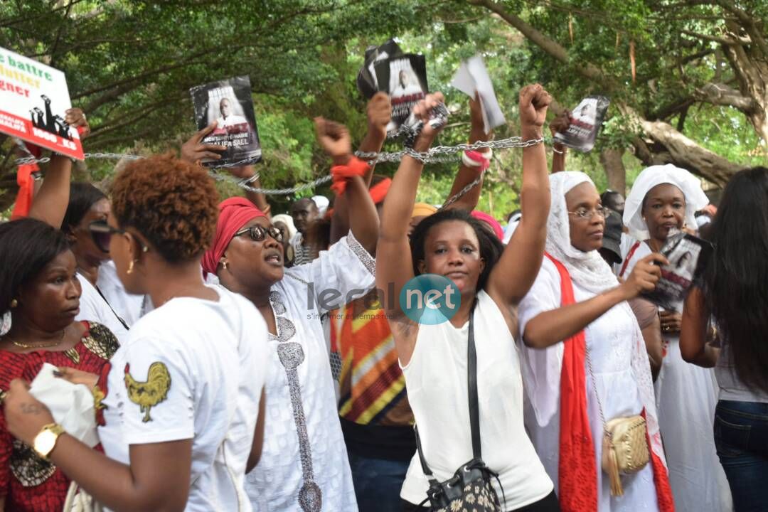 (13 Photos) Les partisans de khalifa Sall devant l'Assemblée nationale