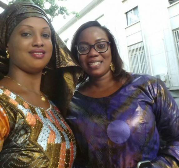 Aminata Diao, teint clair avec mouchoir de tête, la Benjamine de la 13ème législature
