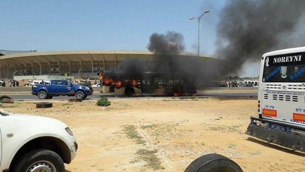 Transport public :  après l’incendie d’un bus, Dakar Dem Dikk «punit » ses usagers de Grand-Yoff