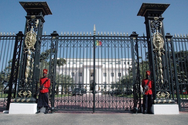 Palais de la République: Moustapha Ndiaye tente de s'immoler devant le dispositif policier