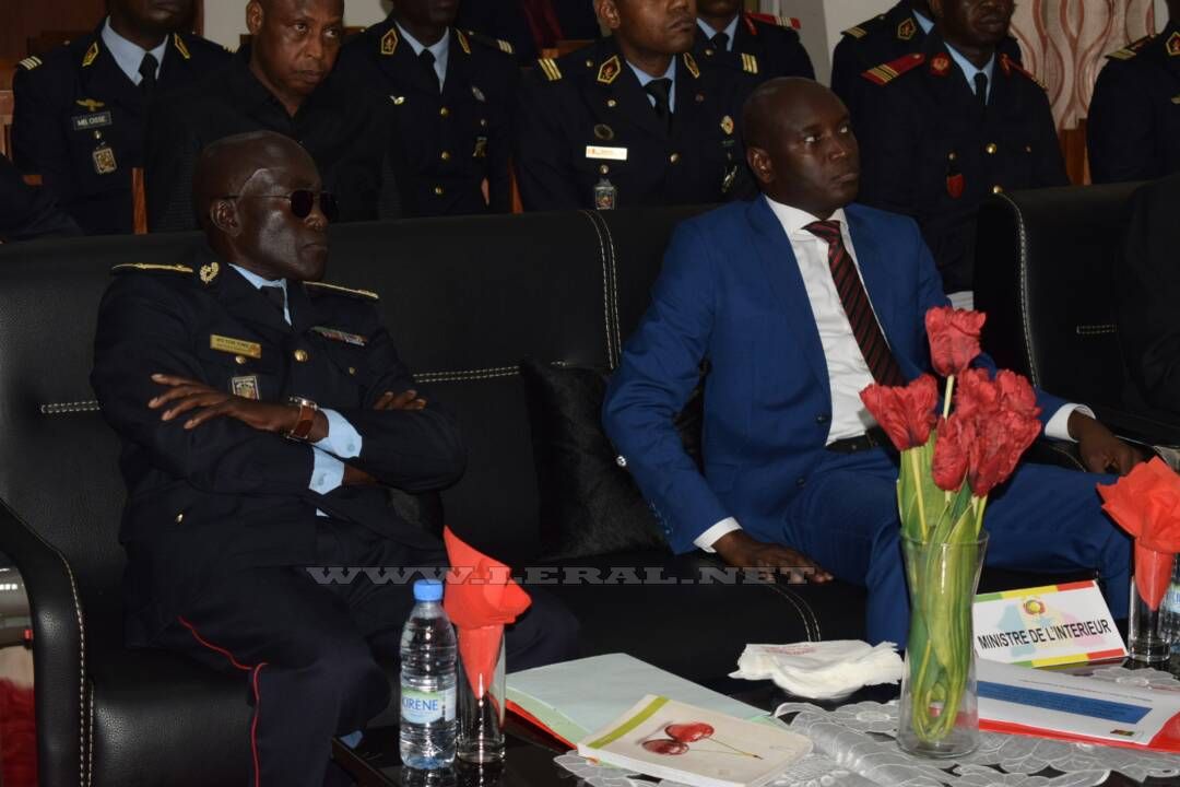 Photos : La visite de Aly Ngouille Ndiaye, ministre de l'Intérieur à la Caserne des Sapeurs Pompiers