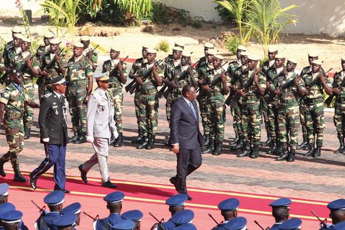 Jeu de chaises musicales dans l’armée et la gendarmerie : Macky distribue les étoiles 