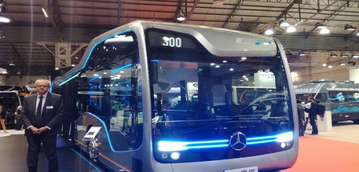 France: découvrez le premier autobus où le chauffeur conduit sans les mains
