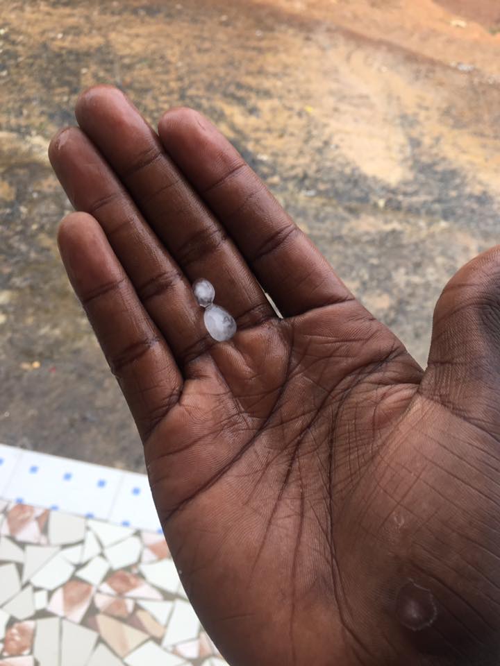 (Vidéo & Photo): Une forte pluie de glace à Thiès, Regardez!