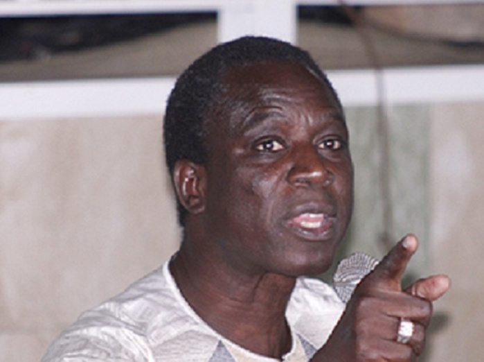 Thione Seck : « J’ai dit à Waly d’arrêter de parler de son papa Youssou Ndour »