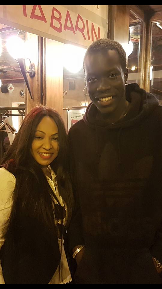 Photos: Viviane toute en charme et en sourire
