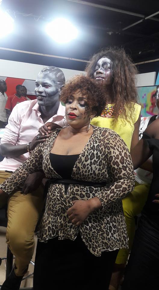( 10 Photos ) : L’équipe de Yewuleen dévoile leur incroyable déguisement pour Halloween