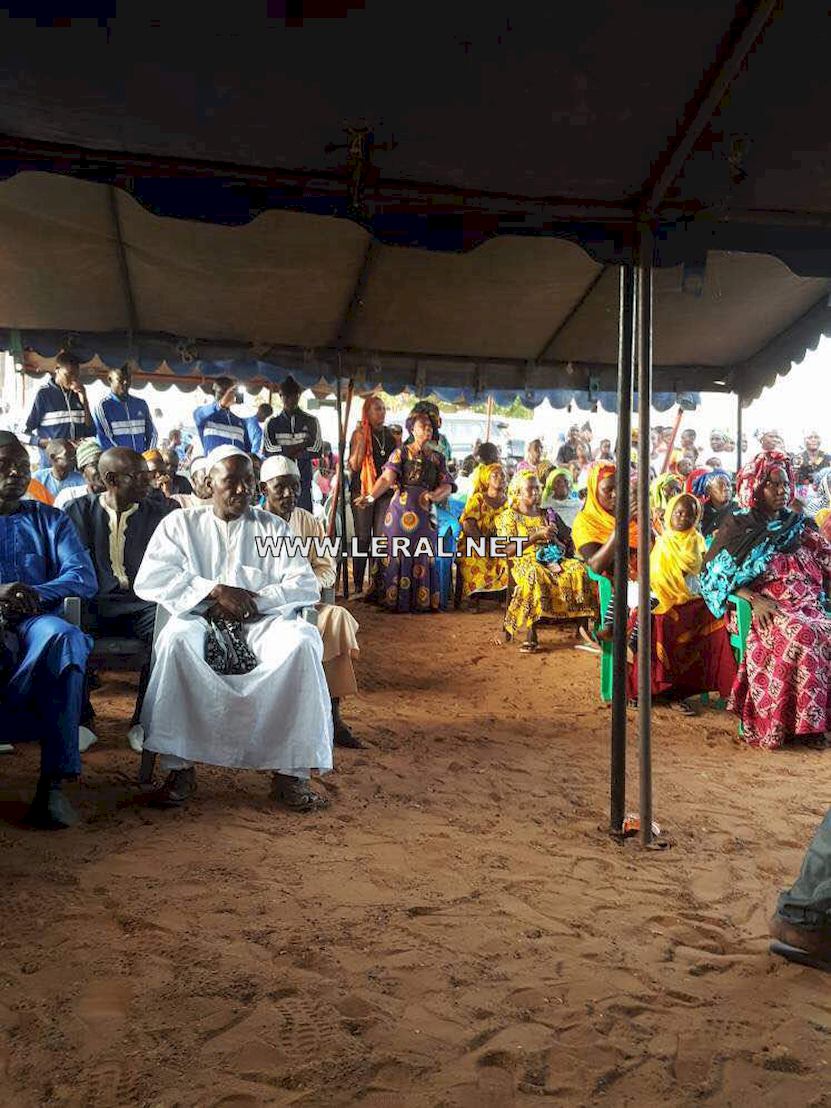 (Photos et vidéo) El-Hadji Ousseynou Diouf  tisse sa toile avec les marchands ambulants au CICES et à Grand Yoff.