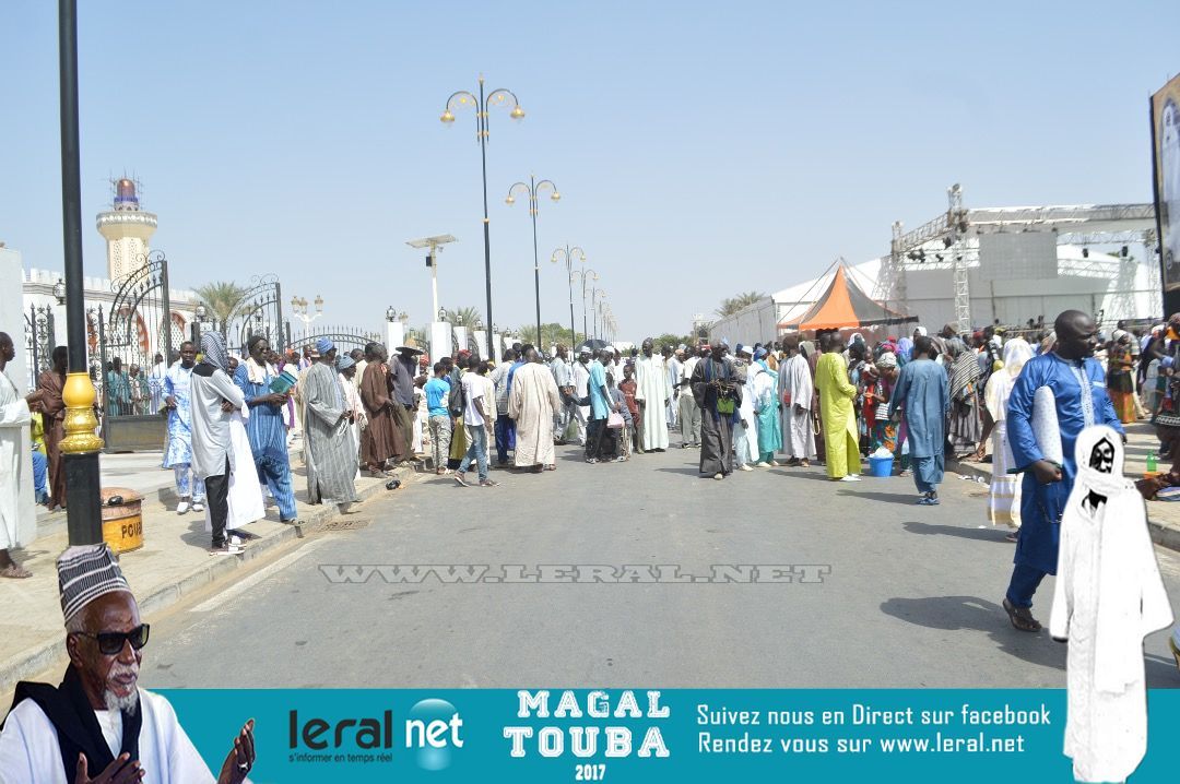 Images de la prière du Vendredi à la Grande Mosquée de Touba