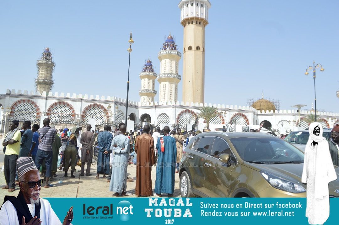 Images de la prière du Vendredi à la Grande Mosquée de Touba