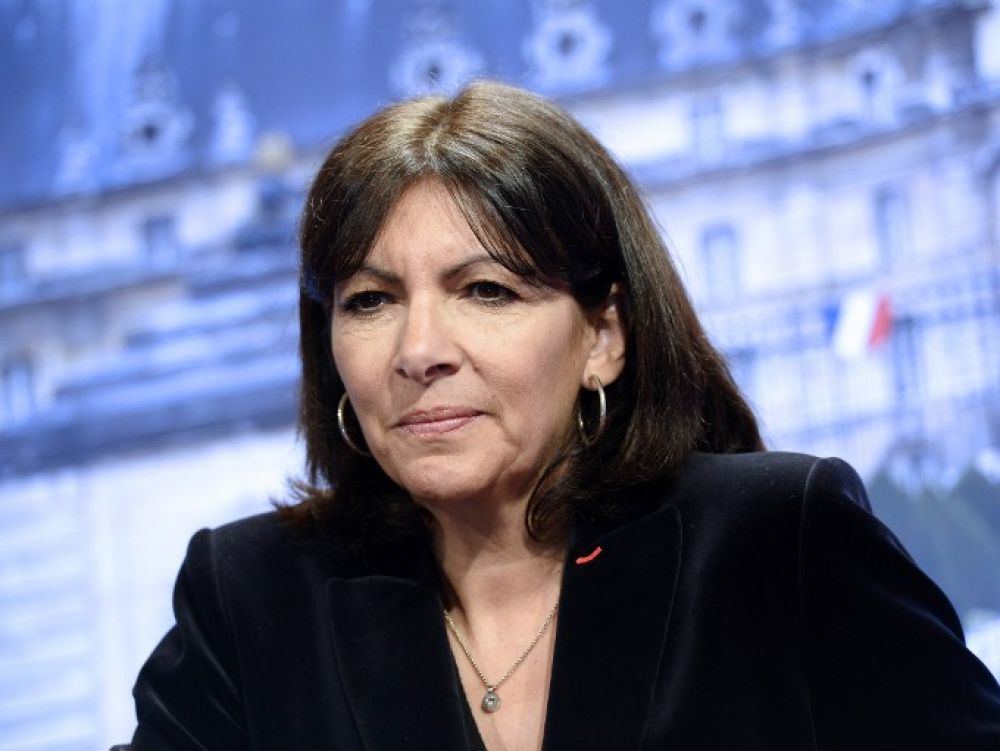 Soupçons d'emploi fictif : les explications peu convaincantes d'Anne Hidalgo