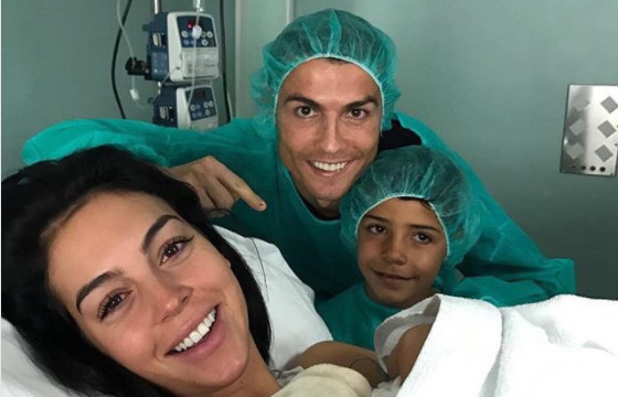 La compagne de Cristiano Ronaldo accouche d'une petite fille