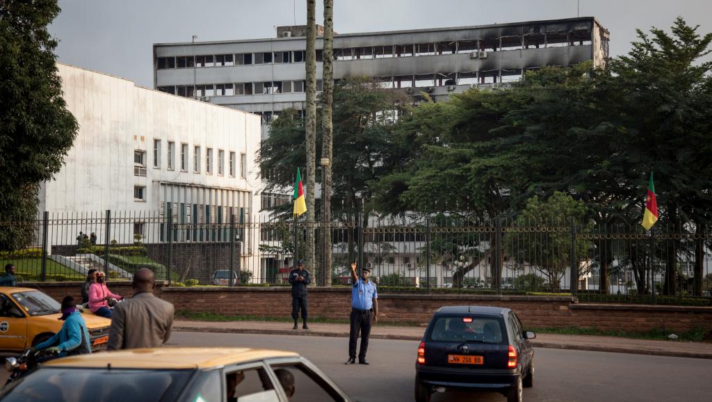 Cameroun: spectaculaire incendie à l'Assemblée nationale à Yaoundé (VIDEO)