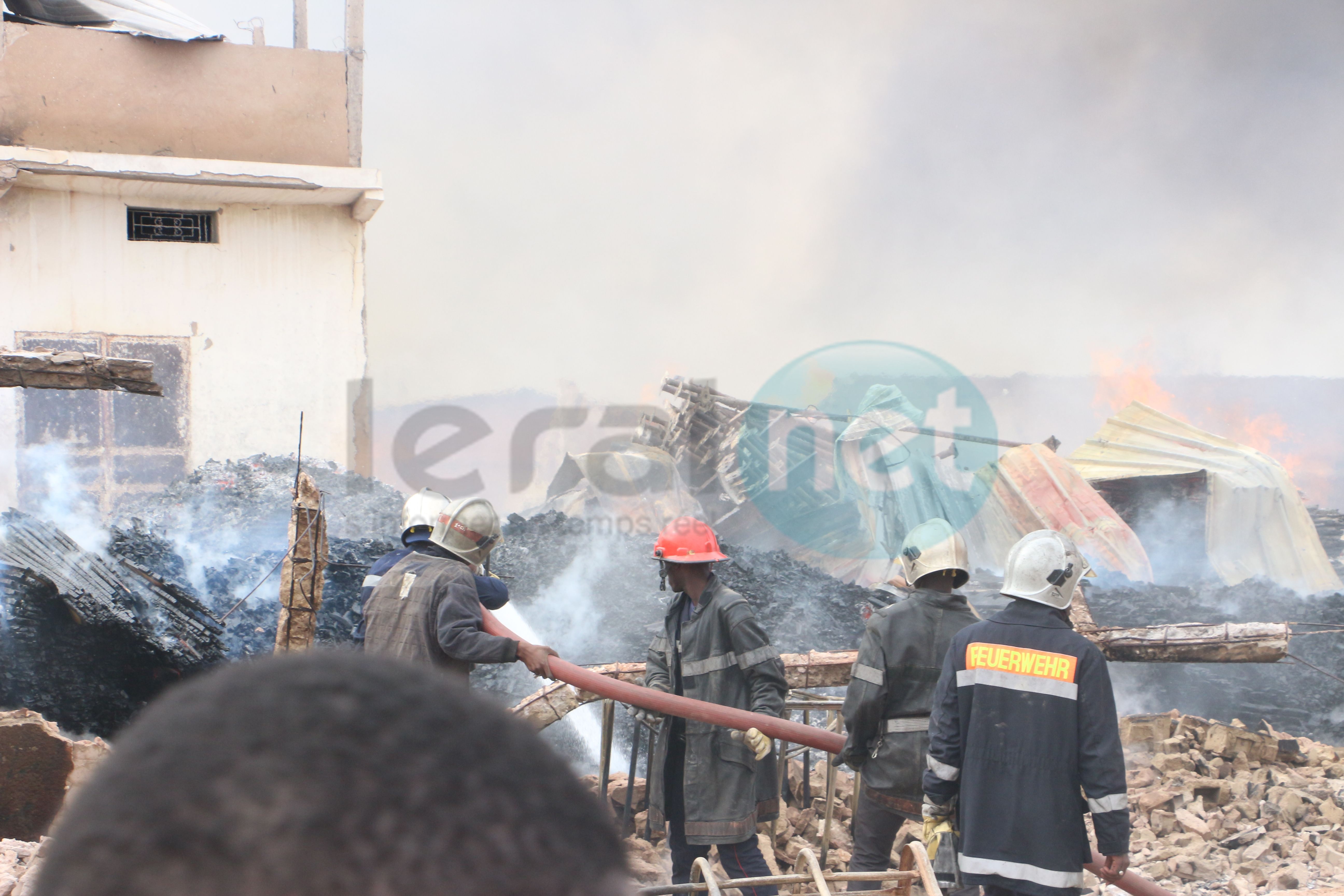  Photos - Incendie infernal au Parc Lambaye de Pikine 