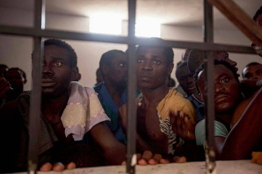 PHOTOS - Esclavage en Lybie : Otez de ma vue ces photos que je ne saurai voir !