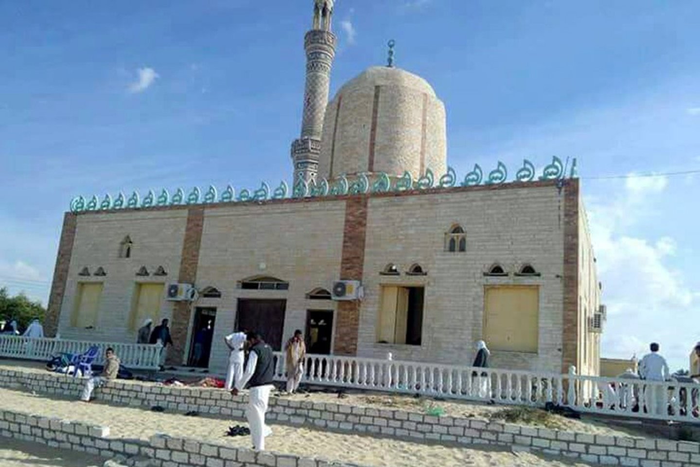 Au moins 85 morts dans l'attaque d'une mosquée en Egypte