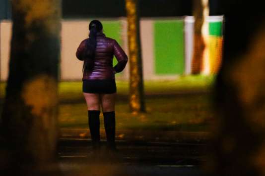 « Si je dis quelque chose, il va me tuer ! » : le calvaire des esclaves sexuelles en France