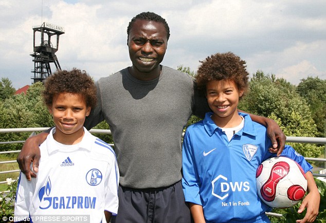 Souleymane Sané avec sa femme et ses enfants Leroy, Regina et Sidy