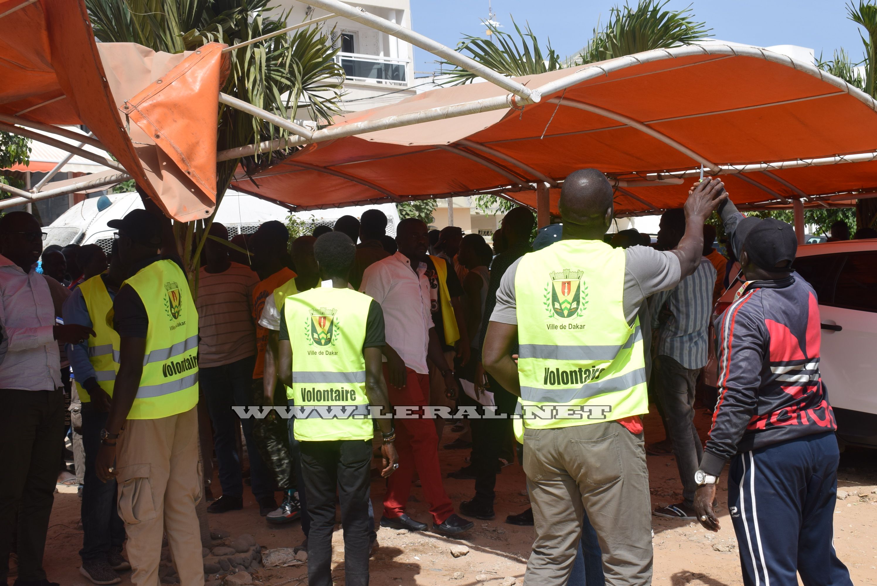 Les images du déguerpissement musclé au parking de Mar Diop alias " Bro"