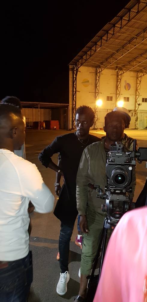 Les coulisses de tournage du nouveau Clip de WALLY SECK…Tout ce que vous n’avez pas vu en Images