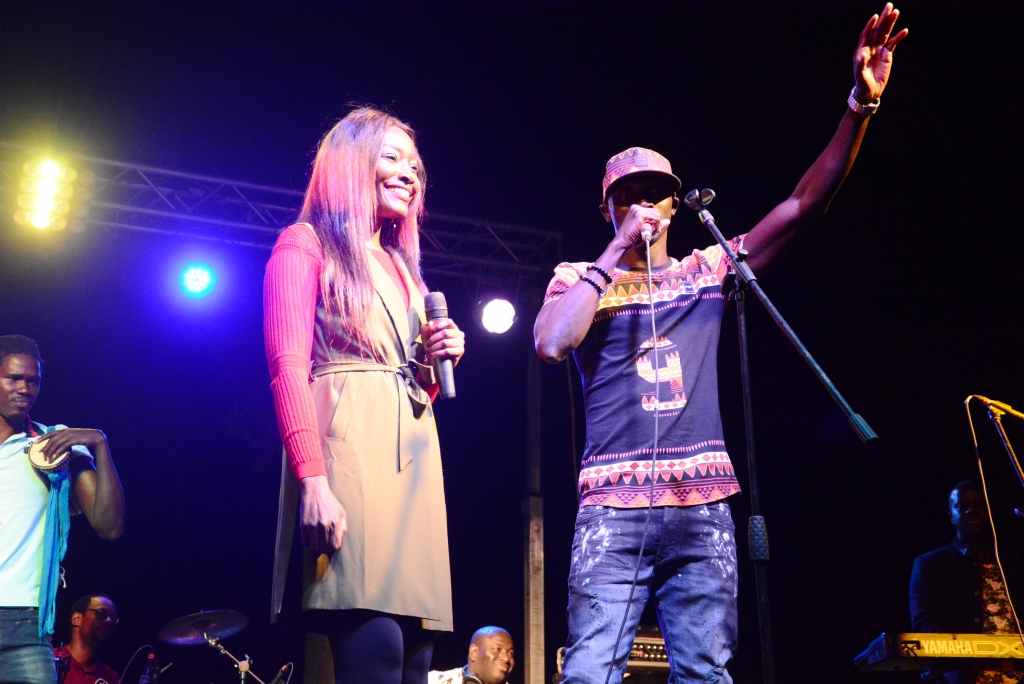 Concert à Sédhiou :  Papis Cissé sur scène avec Coumba Gawlo Seck