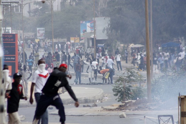 Un après-midi très risqué sur l'avenue Cheikh Anta Diop : Les étudiants ne veulent pas laisser entrer Mary Teuw Niane à l'Ucad