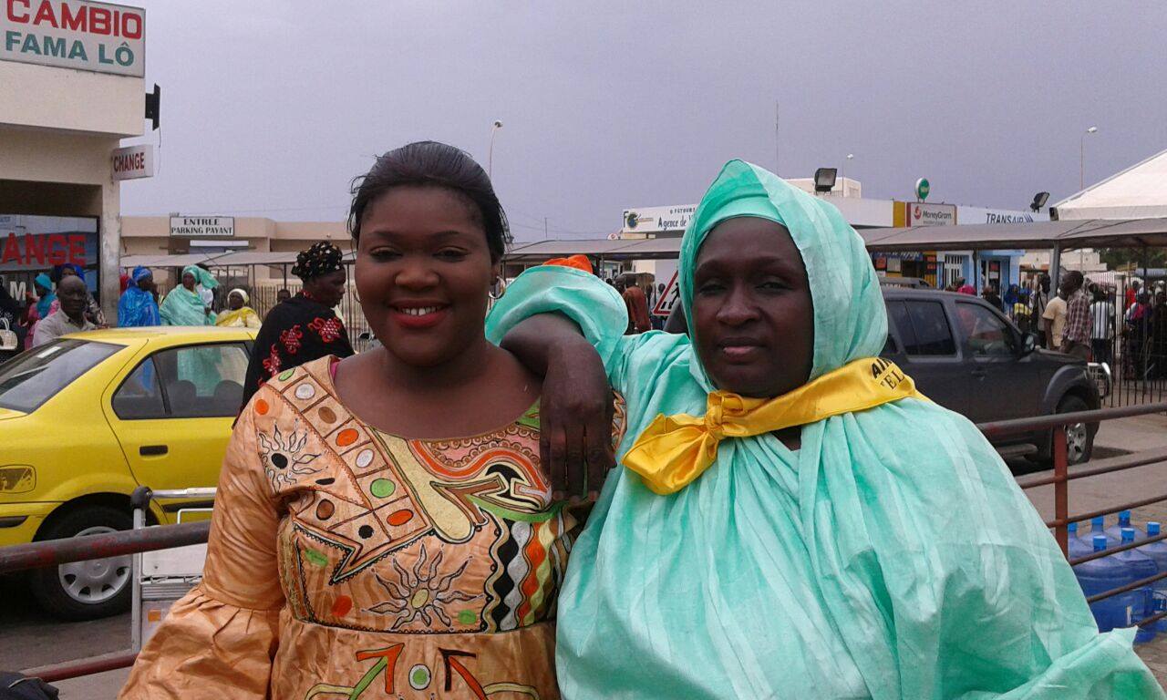 (05 Photos) Ndèye Fatou Ndiaye Mbacké en toute complicité avec sa « goro »