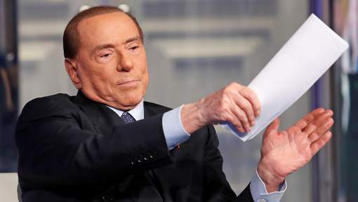 Berlusconi: "Ce sont toujours les femmes qui me courtisent"