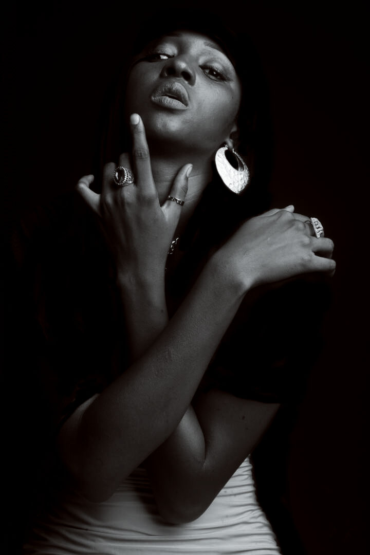 Photos: Découvrez Aïsha Jallow, la jeune top model qui explose les réseaux sociaux en Gambie
