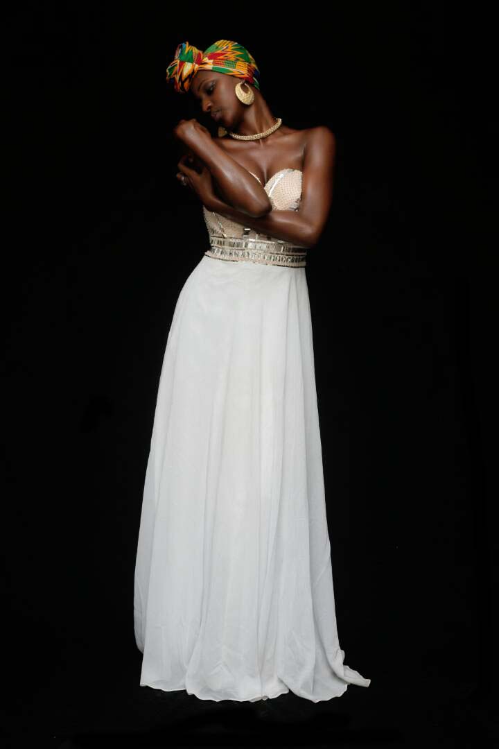 Photos: Découvrez Aïsha Jallow, la jeune top model qui explose les réseaux sociaux en Gambie