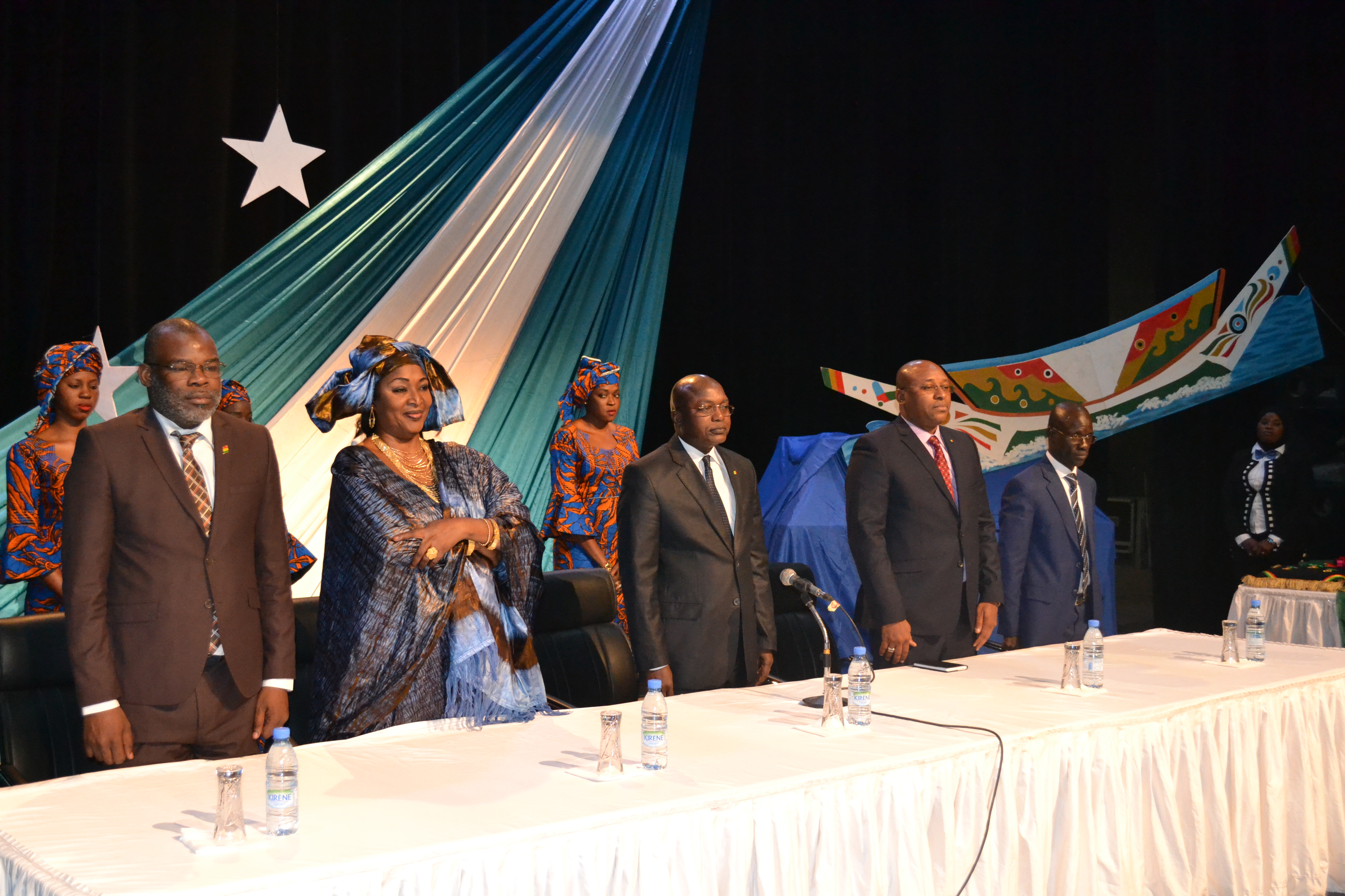 Cérémonie de remise de décorations à 70 agents du ministère de la Pêche et de l'Economie maritime