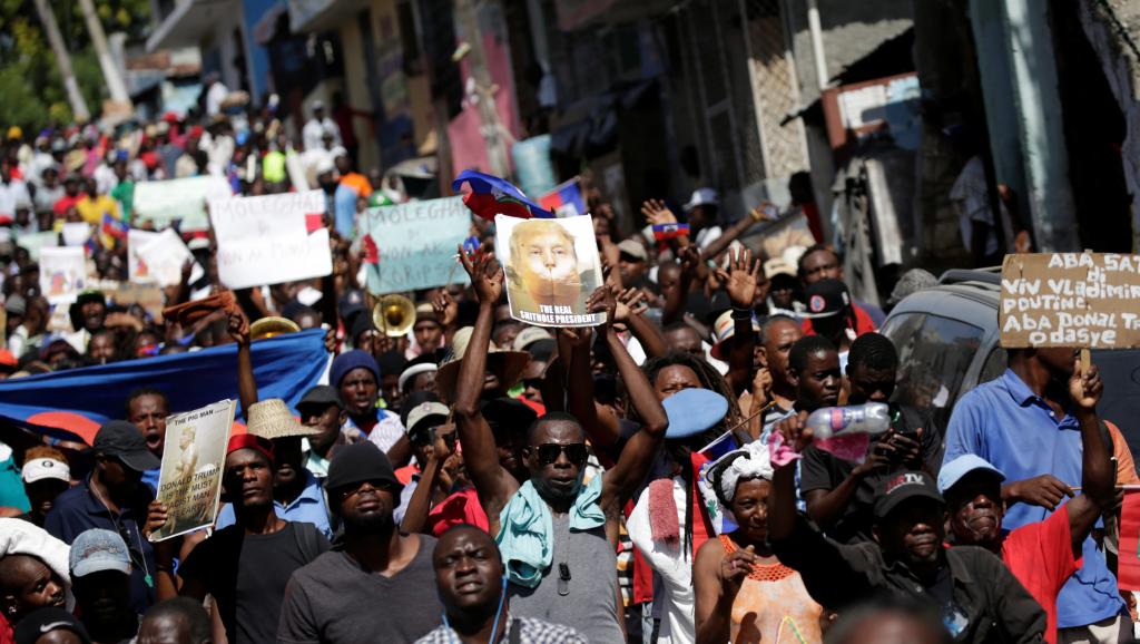 A Port-au-Prince, un millier d'Haïtiens manifestent contre les injures de Trump