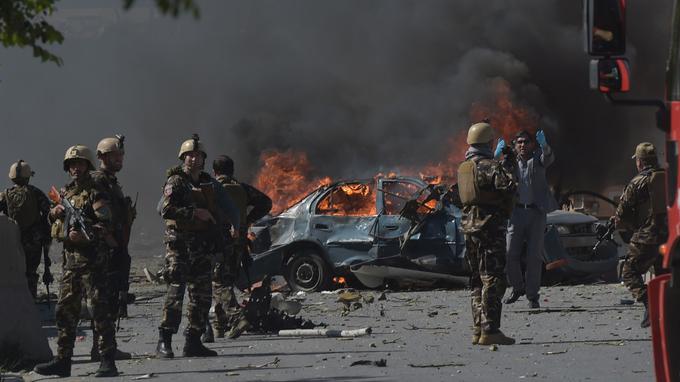 Les terroristes ont fait exploser une voiture pour s'introduire dans les locaux d'une ONG. SHAH MARAI/AFP