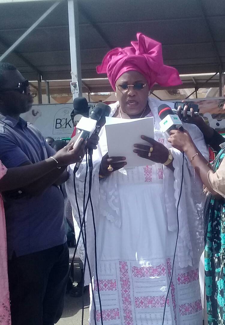 Le ministre de l’élevage a remis un lot de matériel fixé à une somme de 154 782 400 Fcfa à l’ANIPL