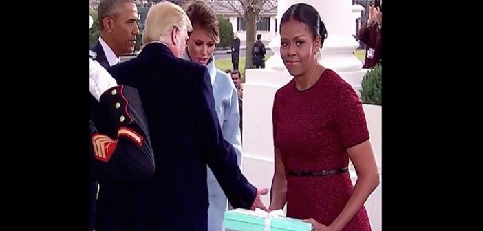 USA: Michelle Obama révèle enfin le contenu de la boîte bleue offerte par Melania Trump