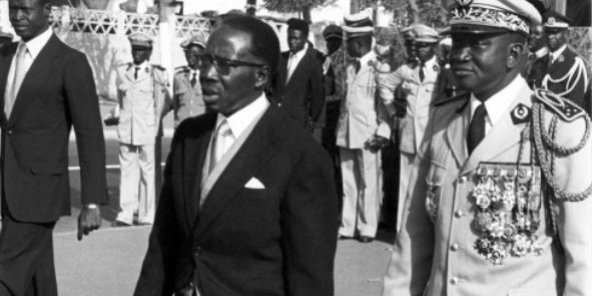 Le président de la République du Sénégal, Léopold Sédar Senghor et Dawda Jawara, président de la République de Gambie, assistent aux cérémonies du vingtième anniversaire de l'Indépendance du Sénégal, à Dakar, le 8 avril 1980 © G. Plazanet/Look International