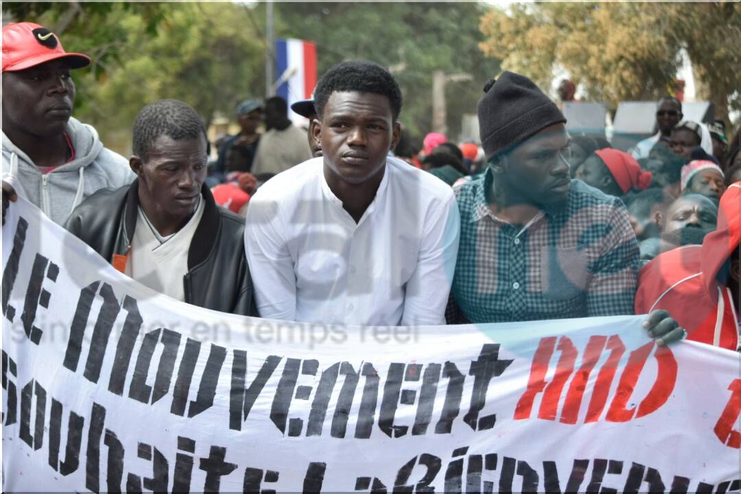 Photos : Macky Sall et Macron chaleureusement accueillis par une foule immense