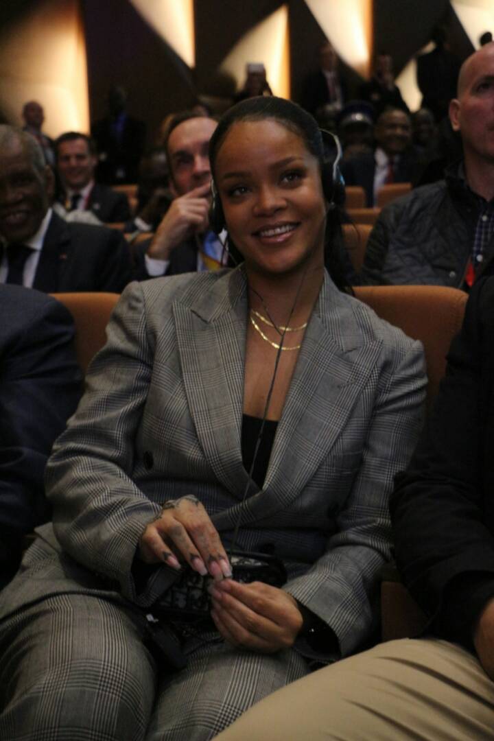 Après avoir charmé le Sénégal, Rihanna guest-star de Arsenal-Everton à l'Emirates Stadium (Photos) 