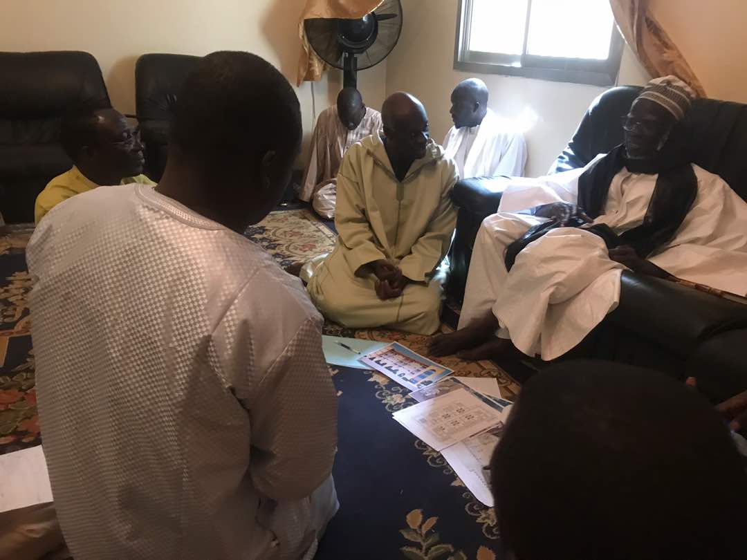 Photos: Oumar Sow en séance de présentation des travaux infrastructures de Porokhane à Serigne Mountakha, Khalife général des Mourides  