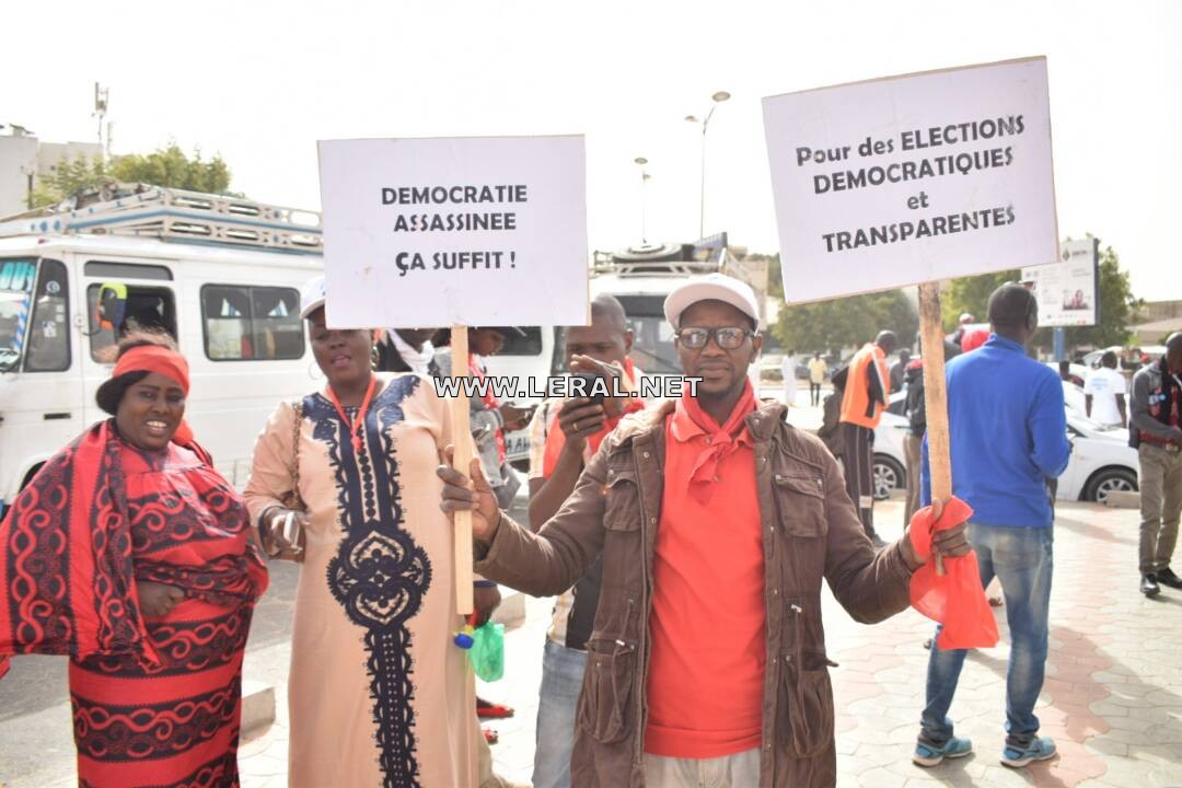 Direct : Début de la marche de l’opposition pour des élections libres et transparentes