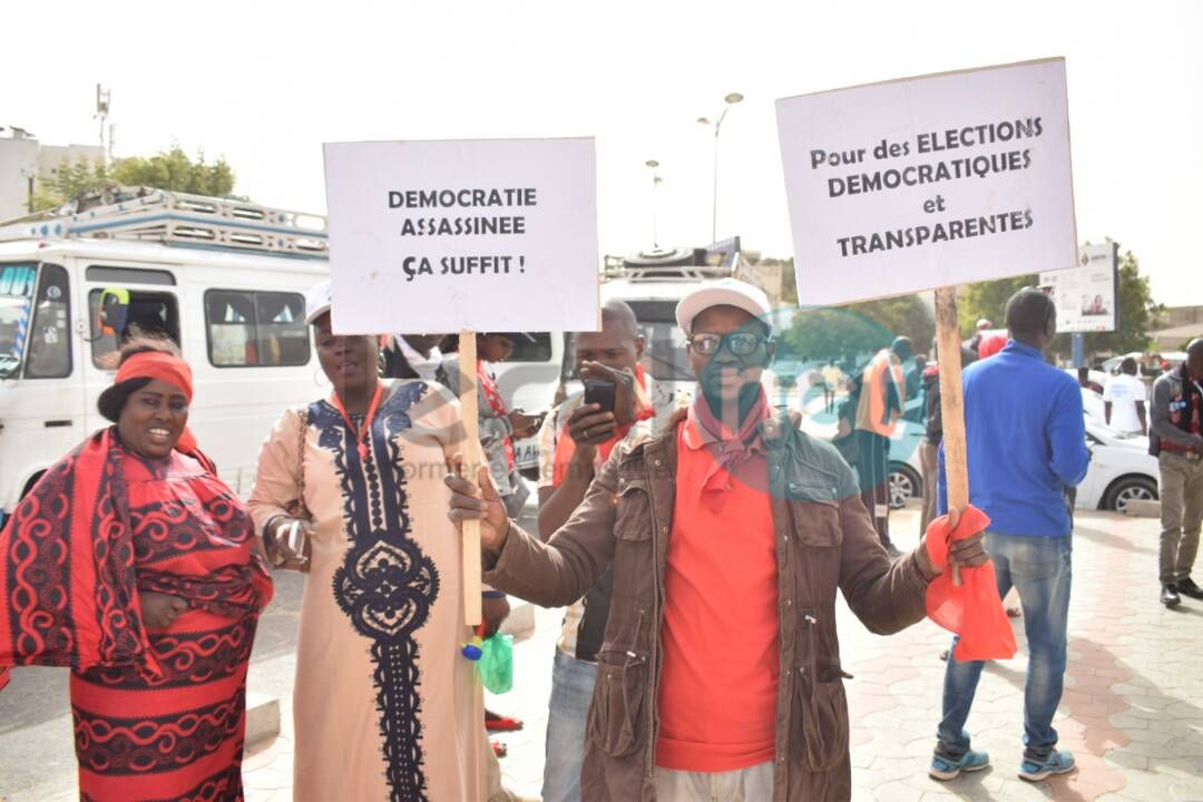 Les premières images de la la Grande marche de l'opposition ce vendredi 09 février 2018 Les premières images de la la Grande marche de l'opposition ce vendredi 09 février 2018