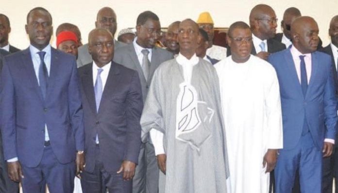 Le Pouvoir et l’opposition : Impossible compromis et la troisième colonne ? (Par Moussa Ba, Responsable Politique)